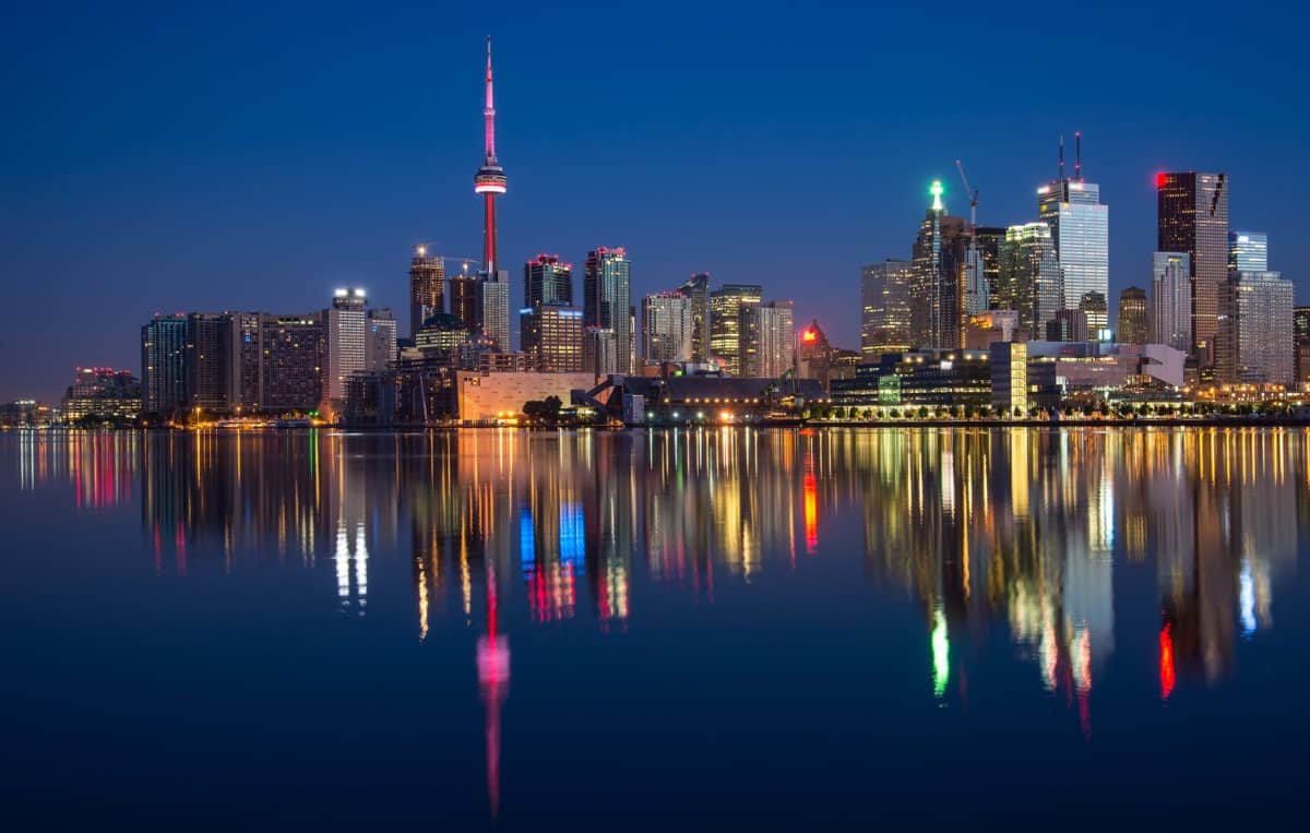 Australians can live in Toronto with a working holiday visa for Canada