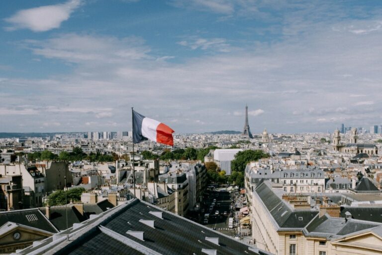 France Corrects Work Permit Anomaly For Australians france-corrects-work-permit-anomaly-for-australians