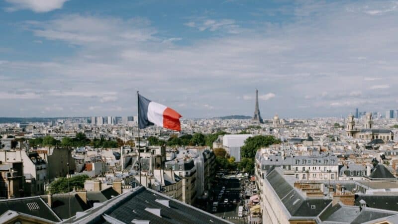 France Corrects Work Permit Anomaly for Australian Backpackers