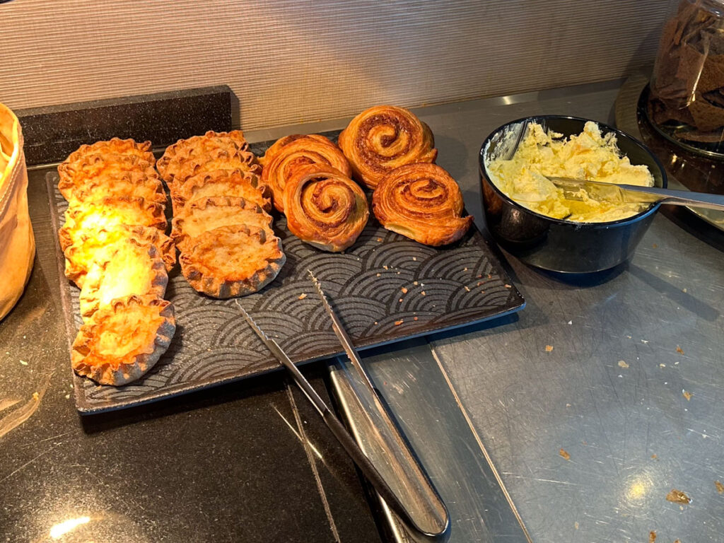 Karelian pasties (karjalanpiirakka)